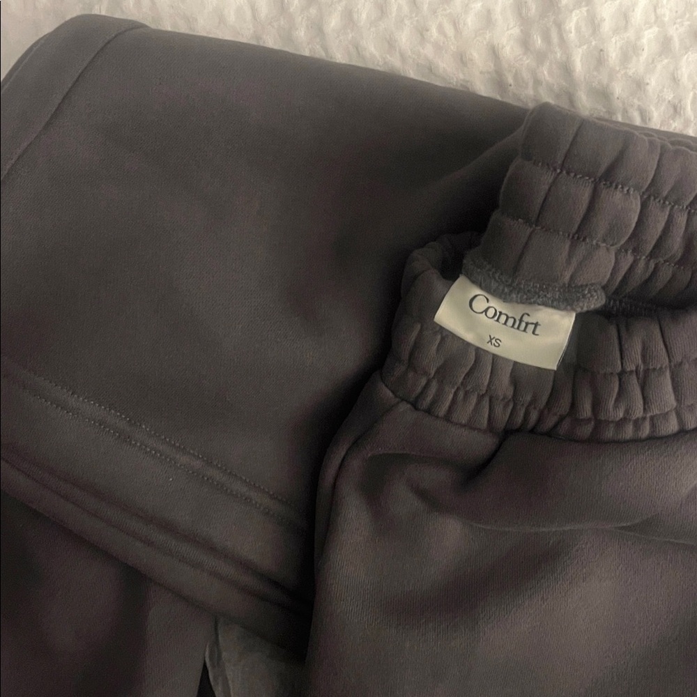 Comfort Women's Charcoal Crewneck Sweatshirt and straight leg sweats - Comfort - Picture 5 of 7